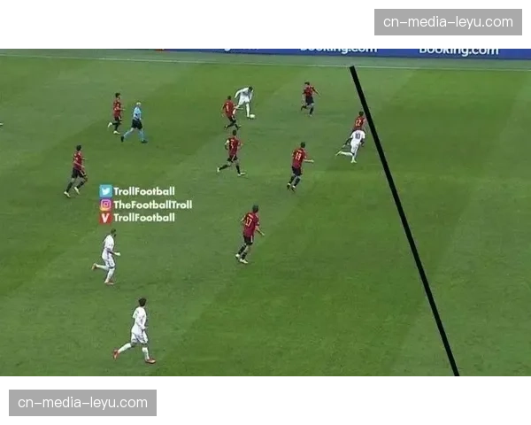 裁判尺度与var争议 保级关键战判罚可能影响最终结局 裁判尺度与var争议 保级关键战判罚可能影响最终结局